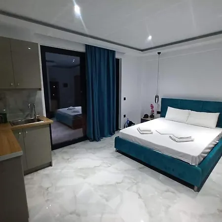 Апартаменты Central Studios Apartments