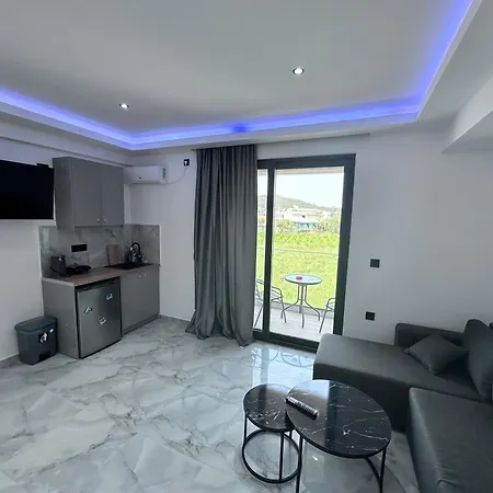 Central Studios Apartments * Аликанас