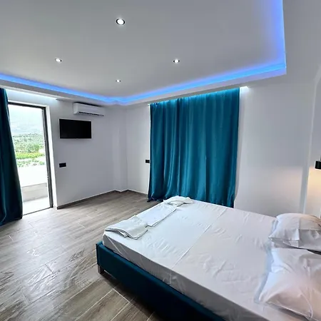 Апартаменты Central Studios Apartments Аликанас