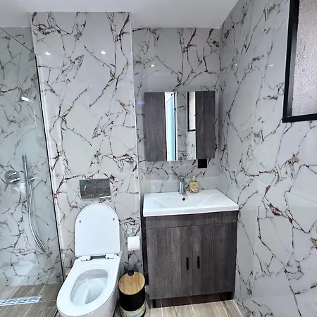 Апартаменты Central Studios Apartments Аликанас